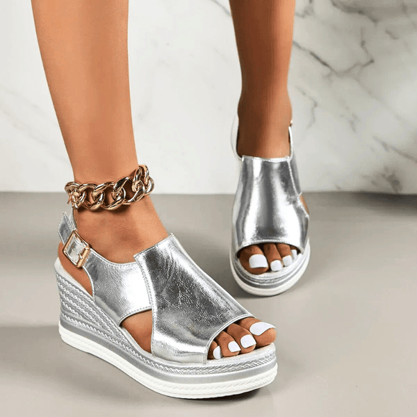 Baylie - Stylische Metallic-Sandalen