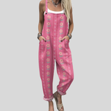 Latzhose mit Blumen und Herzen