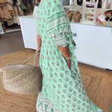 Mana | Midi-Kleid mit floralen Mustern und V-Ausschnitt