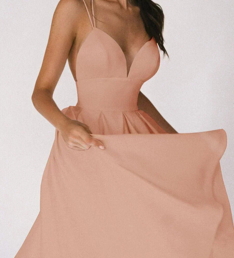 Elara - Elegantes Minimalistisches Kleid