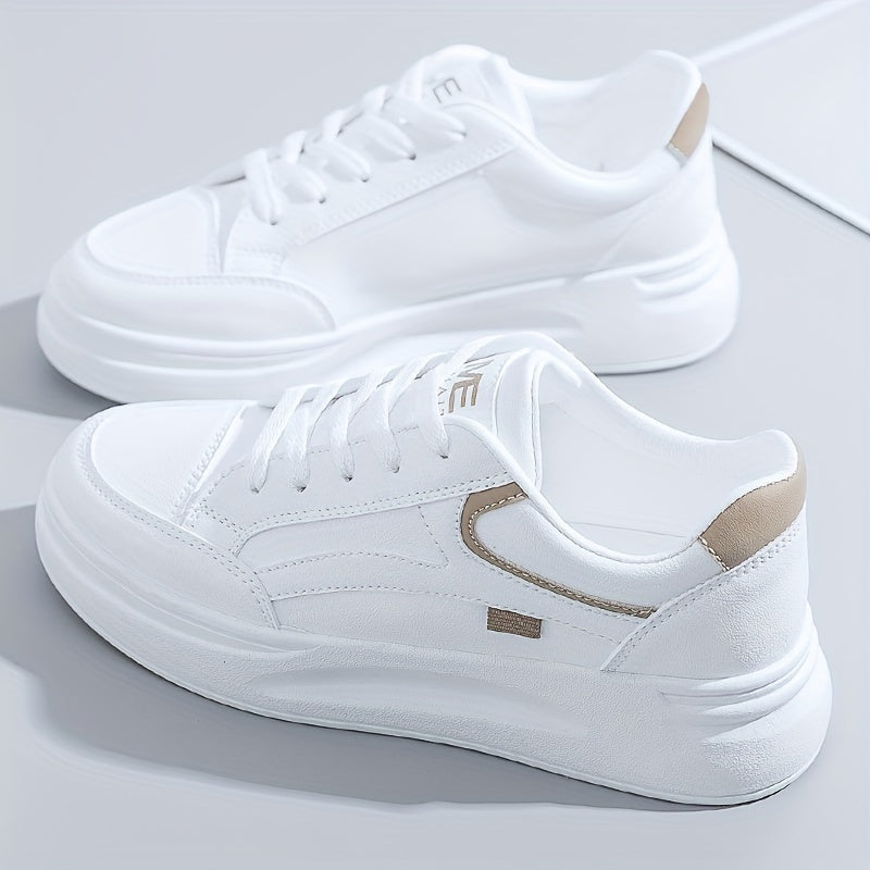 Chice weiße Sneakers mit leichtem Komfort