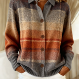 Edith | Karierte Strickjacke im Herbst-Verlauf
